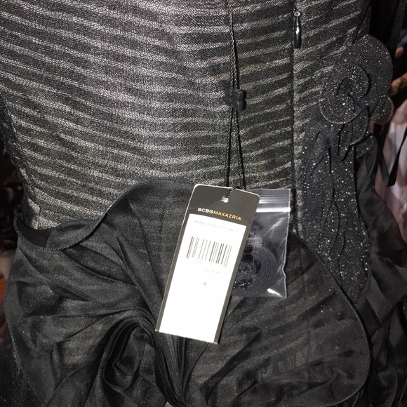 Gown - Picture 4 of 5